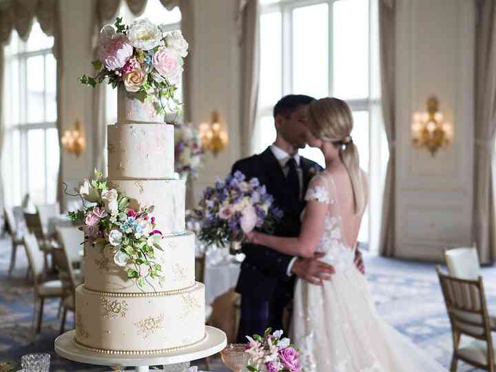 7 Things Your Wedding Cake Maker Wants You To Know