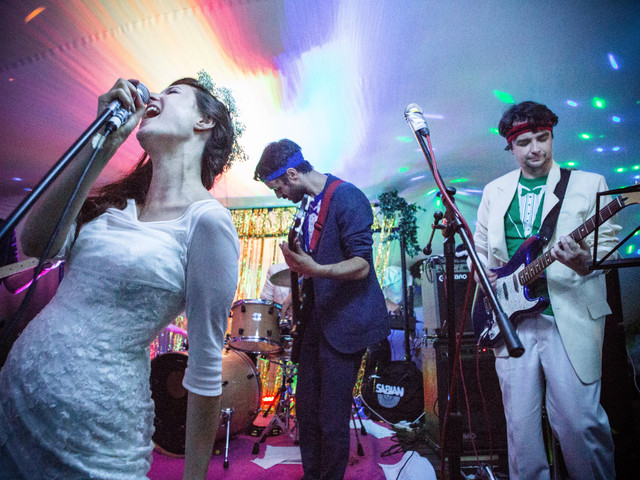 30 Upbeat Wedding Exit Songs for the Grand Finale of Your Ceremony