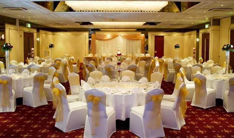 Gold Themed Wedding Reception From Croydon Park Hotel Photo 2