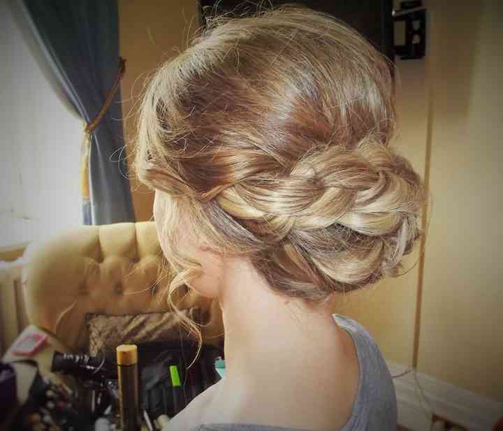 5 Easy Wedding Guest Hairstyles