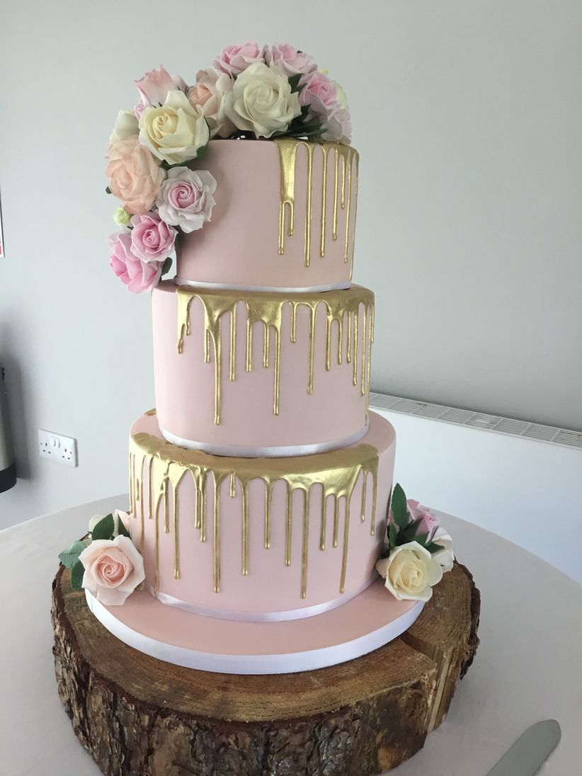 11 Steal-Worthy Metallic Gold Wedding Cake Ideas